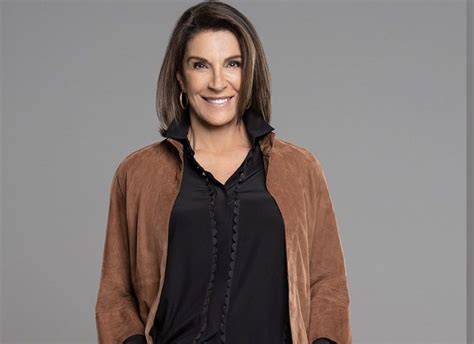 Hilary Farr Bio, Age, Height, Family, Husband, Child, HGTV, Net。